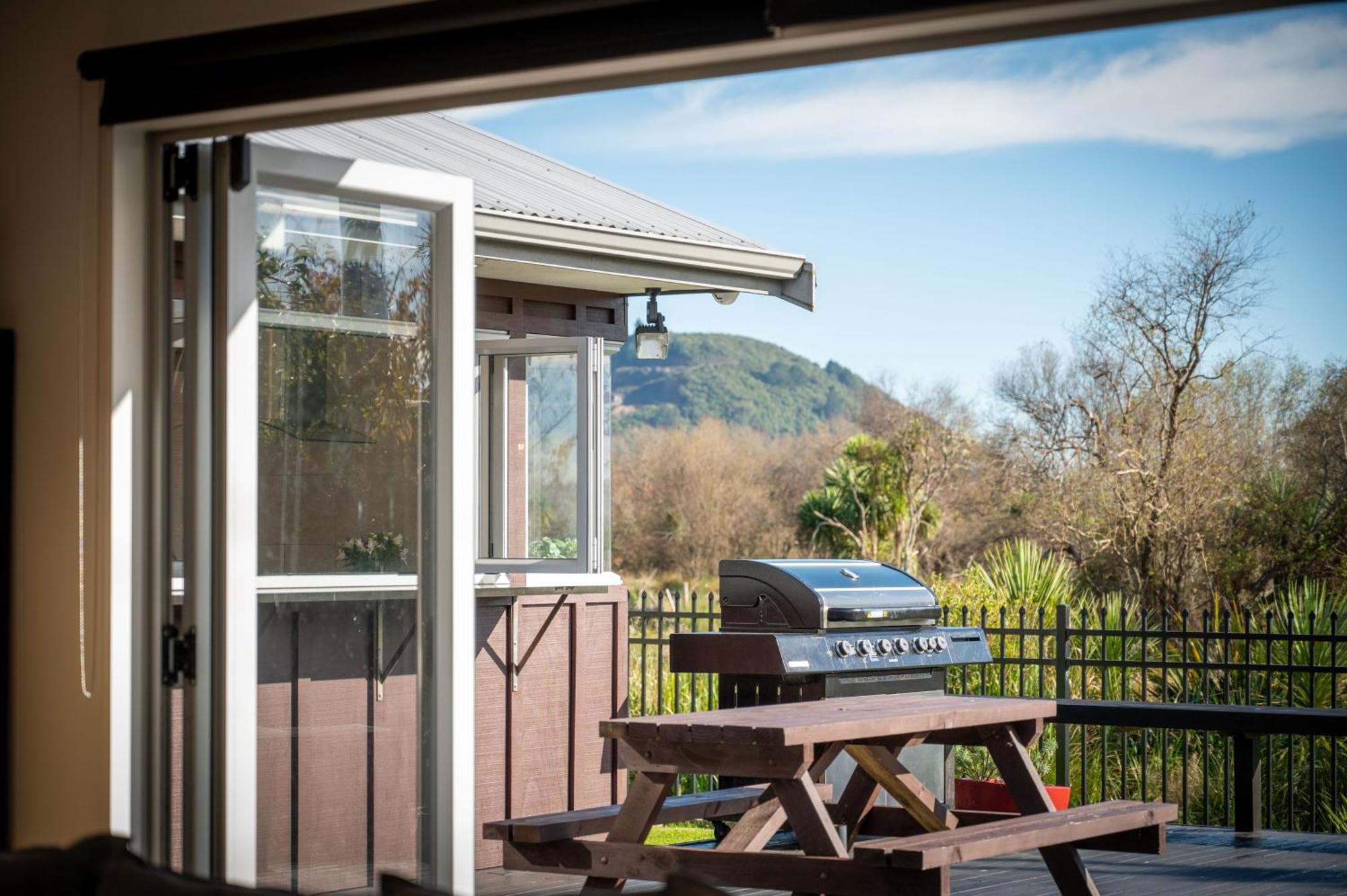 Zodiac Bay Lake Retreat Rotorua Exterior foto